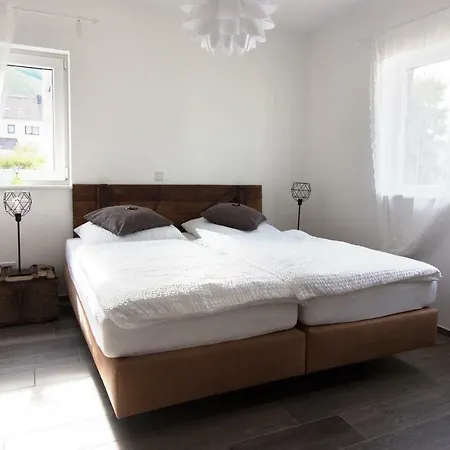 Holiday home Zur Alten Rebe Und Weingut *