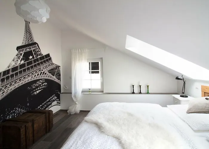 Zur Alten Rebe Und Weingut *